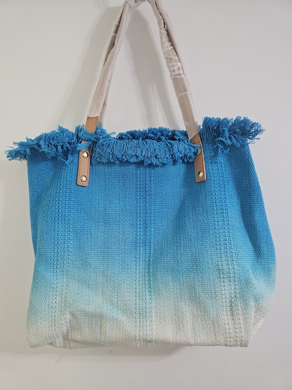 American Bee Sky Blue Ombre Fringe Tote - Summer Vibes - Picture 3 of 7